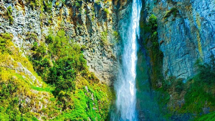 Air Terjun Sipiso-Piso. Berlokasi di Kabupaten Karo, Sumatera Utara/Foto: instagram.com/samuellll_ardeovaa
