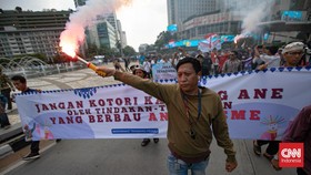 FOTO: Aksi Damai Kecam Perusakan Fasilitas Umum di Jakarta