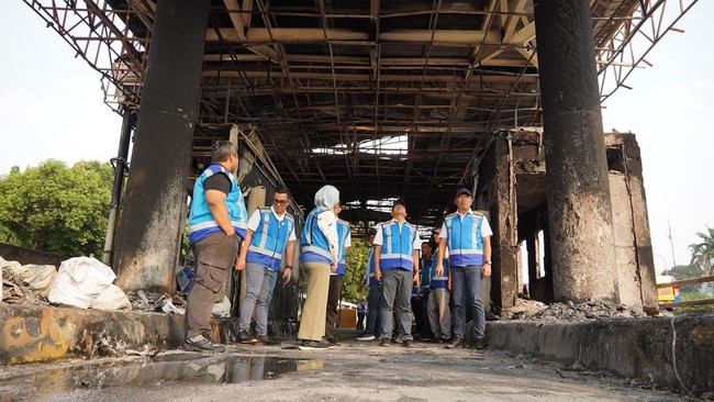 Jasa Marga Percepat Pemulihan Layanan Gerbang Tol Cawang-Tomang-Pluit PT Jasa Marga fokus pada pemulihan layanan transaksi di gerbang tol yang terdampak unjuk rasa, Dua gerbang tol telah kembali beroperasi dengan dukungan petugas.