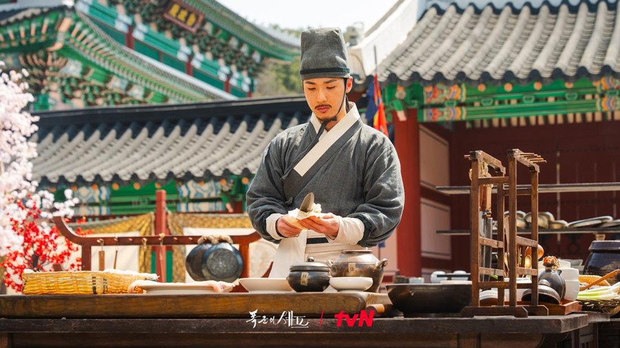 Bon Appetit Your Majesty. Adegan dalam drama Korea tvN 'Bon Appétit, Your Majesty'.