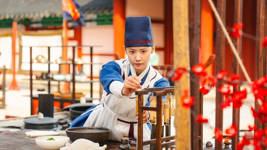 Adegan dalam drama Korea tvN 'Bon Appétit, Your Majesty'.