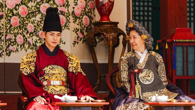 Adegan dalam drama Korea tvN 'Bon Appétit, Your Majesty'.