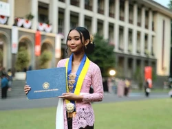 Sosok Kayla, Lulusan Tercepat S1 UGM yang Aktif Organisasi