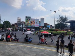 Massa Aksi Jogja Memanggil di Bundaran UGM Mulai Membubarkan Diri