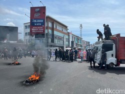 Demo di Pertigaan Tello Picu Jalan Perintis Makassar Macet, Massa Sandera Truk