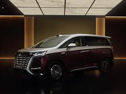 Harga Turun Jadi Rp 700 Jutaan, Intip Spek Denza D9 PHEV