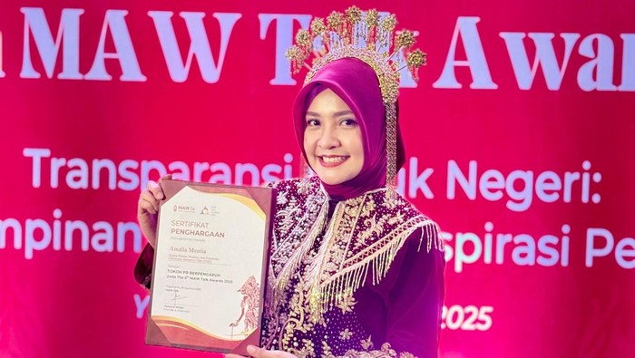 Amalia Meutia Meraih Penghargaan Tokoh PR Berpengaruh Dalam Ajang bergengsi MAW Talk Awards (MTA) 2025. Penganugerahan Digelar di Hotel Grand Diamond Yogyakarta