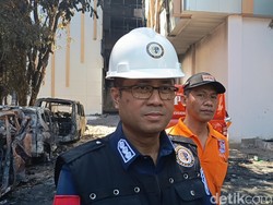 Polisi Olah TKP Gedung DPRD Makassar Dibakar Massa Saat Demo Ricuh