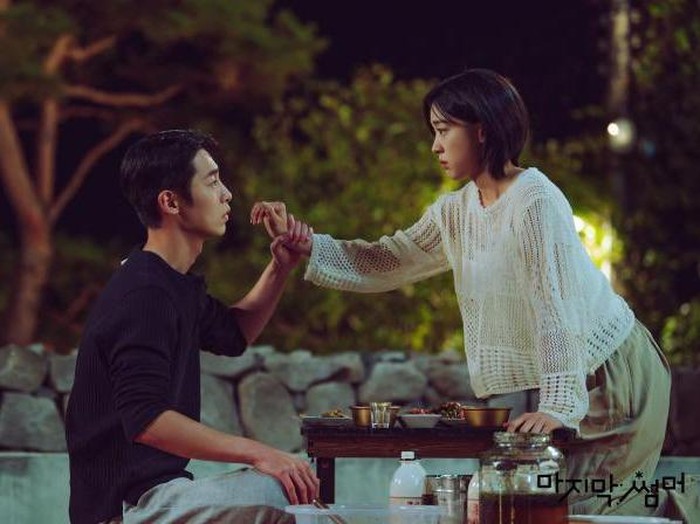 Tidak hanya Lee Jae Wook dan Choi Sung Eun yang menghidupkan drama Last Summer, berbagai pemeran yang mengesankan turut menambah keseruan drama berkat penampilan mereka yang kuat.