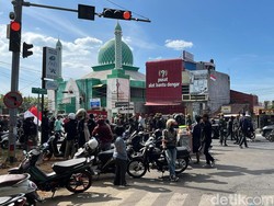 Demo di Pertigaan Tello Bubar, Massa Bergerak ke Flyover Makassar