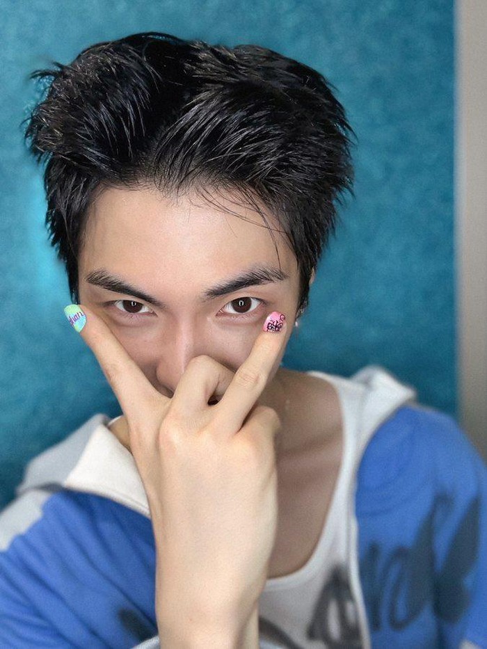 Melalui unggahan Weverse pribadi XngHan pada Jumat, (29/8/2025), ia mengumumkan bahwa promosi single perdana, ‘Waste No Time’, telah berakhir sekaligus mengucapkan terima kasih kepada fans atas cinta dan dukungan tulus mereka./ Foto: x.com/XngHan_official