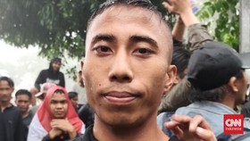 Pria Ngaku TNI Diduga Provokasi Massa Aksi Serang DPRDSumut