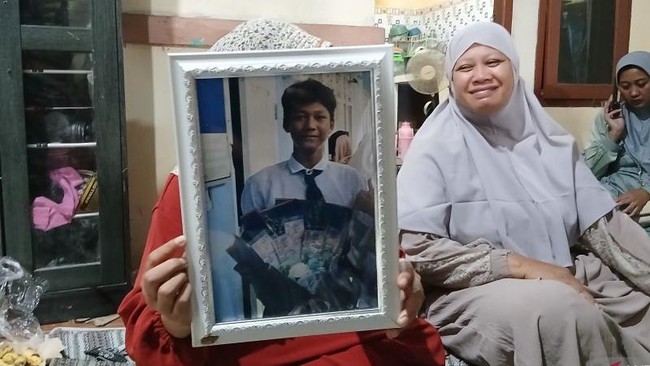 Andika Lutfi Falah, pelajar 16 tahun dari Tangerang, meninggal diduga alami kekerasan saat demo di DPR, Senayan, Jakarta.