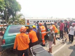 Panther di Bojonegoro Tabrak Jembatan, 2 Orang Tewas Terjepit Bodi