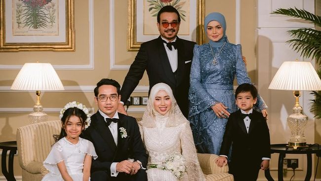 Momen Pernikahan Aazief Khalid, Mantu Siti Nurhaliza dalam 7 Foto Momen Pernikahan Aazief Khalid, Mantu Siti Nurhaliza dalam 7 Foto