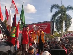 Pendemo di Palangka Raya Bawa Kepala Babi, Apa Maknanya?
