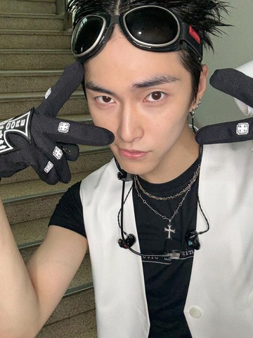 5 Gaya XngHan Eks RIIZE Saat Promosi Sebagai XngHan&Xoul, Kece Abis!