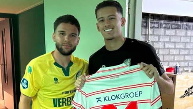 Hubner dan Verdonk Tukar Jersey Usai Duel, Lalu Terbang ke Indonesia Pemain Timnas Indonesia Justin Hubner dan Calvin Verdonk bertukar jersey di Liga Belanda, lalu bertolak ke Indonesia pada Senin (1/9) dini hari WIB.