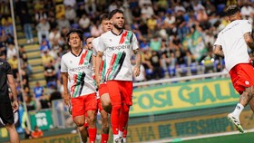 Suporter NEC Bikin Calvin Verdonk Berkaca-kaca Saat Perpisahan