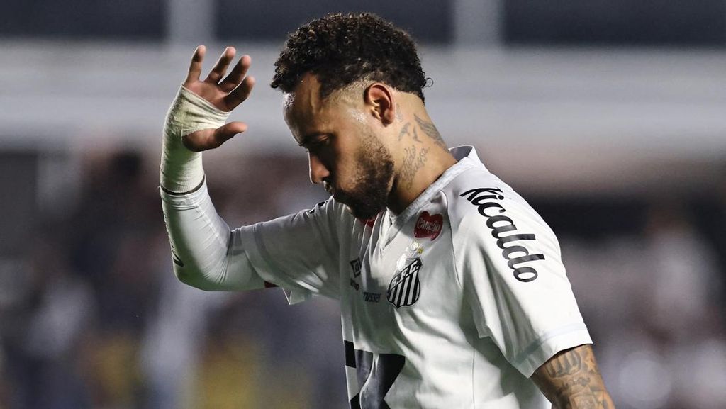 Viral Neymar Mengamuk Usai Dihantam Pemain Remo dari Belakang