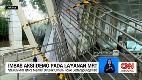 VIDEO: Imbas Aksi Demo Ganggu Layanan MRT Jakarta