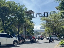 Imbas Demo Anarkis, Traffic Light di Simpang Gubeng Masih Padam
