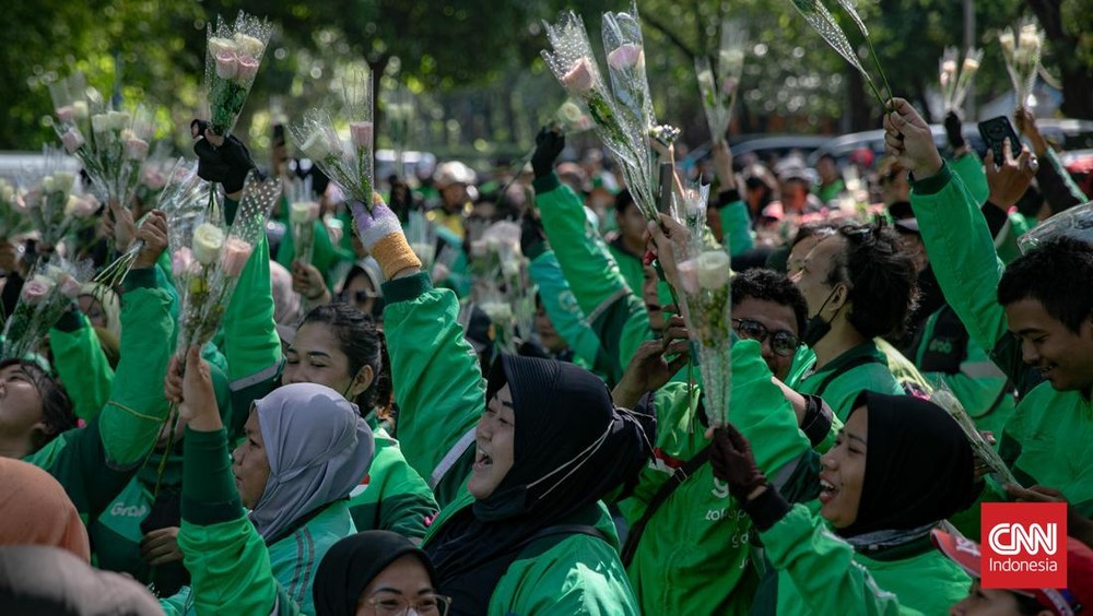 Ojol Full Senyum! Perpres Perlindungan Siap Terbit? 1 Ojol Full Senyum! Perpres Perlindungan Siap Terbit?