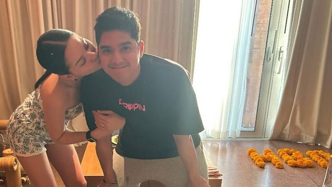 Didoakan Segera Memiliki Anak, Ini 7 Momen Ultah ke-28 Al Ghazali Didoakan Segera Memiliki Anak, Ini 7 Momen Ultah ke-28 Al Ghazali
