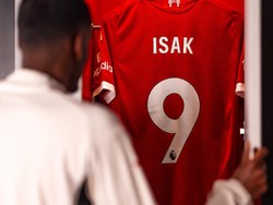 Resmi ke Liverpool, Isak Tak Lagi Terisak-isak