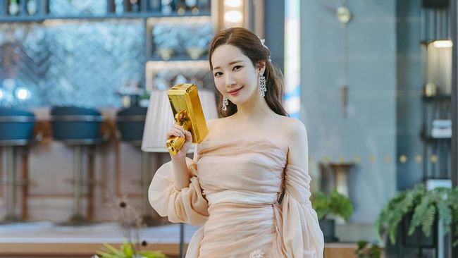 Sinopsis Drama Korea Confidence Queen Park Min-young Jadi Penipu Ulung