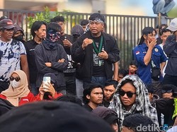 Klarifikasi Deddy Sitorus soal Jangan Bandingkan Kami dengan Rakyat Jelata