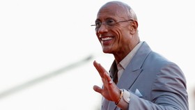 FOTO: Tampilan The Rock di Venice yang Bikin Fan Tercengang