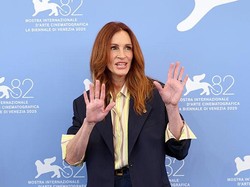 Swifties Garis Keras, Julia Roberts Kok Belum Dengar Album Baru Taylor Swift?
