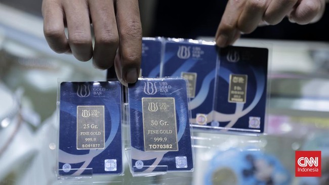 Harga emas Antam kembali mencetak rekor baru di level Rp2,561 juta per gram pada perdagangan hari ini, Selasa (23/12) jelang libur Natal 2025.