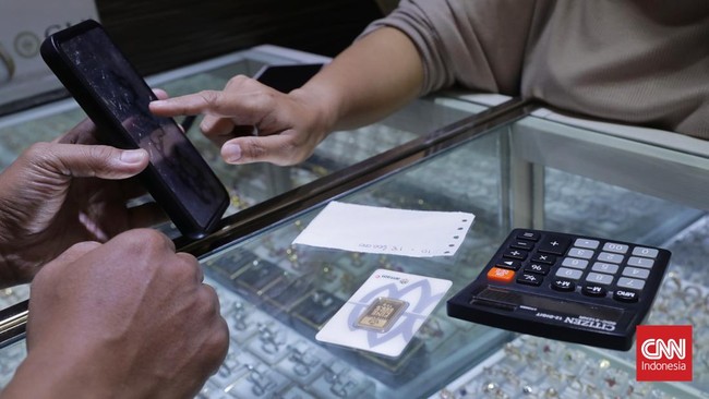 Harga emas Antam turun Rp13 ribu menjadi Rp3,122 juta per gram pada perdagangan Selasa (3/3), harga buyback Rp2,901 juta per gram.