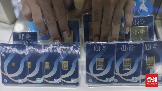 Harga emas Antam kembali mencetak rekor tertinggi setelah melonjak Rp29 ribu menjadi Rp2,631 juta per gram pada perdagangan hari ini, Senin (12/1).