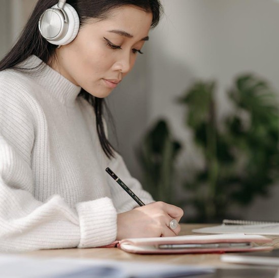 5 Waktu Terbaik untuk Journaling Sesuai Kebutuhanmu