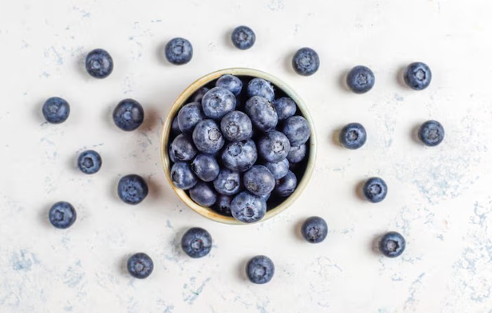 Konsumsi blueberry bantu cegah risiko kanker. Blueberry mengandung zat yang bisa mencegah kerusakan DNA/Foto: freepik.com/azerbaijan_stockers