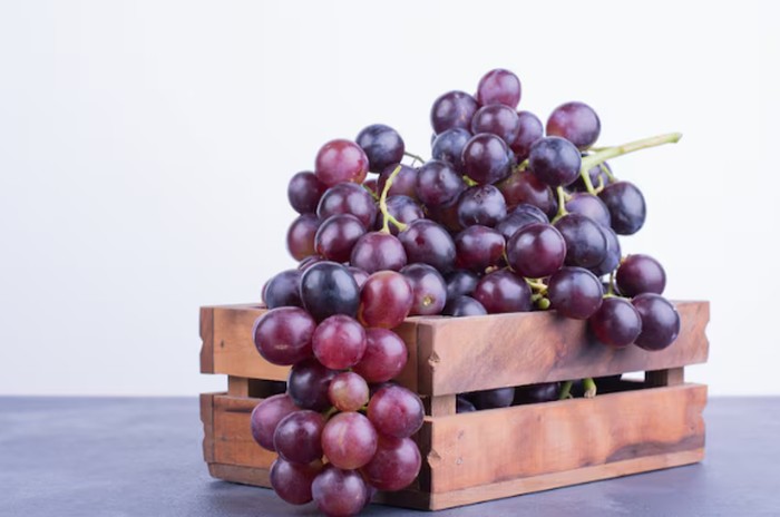 Anggur merah bantu cegah risiko kanker. Kandungannya dapat memperlambat sel kanker dan mencegah kanker./Foto: freepik.com/azerbaijan_stockers
