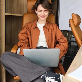 4 Zodiak yang Paling Jago Ubah Hobi jadi Side Hustle, Cuan Melimpah!