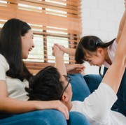 5 Ide Kegiatan Seru Long Weekend di Rumah Bareng Keluarga