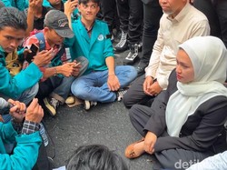 Ketua DPRD Sumut Temui Mahasiswa Unimed, Massa: Jawabannya Template Sekali