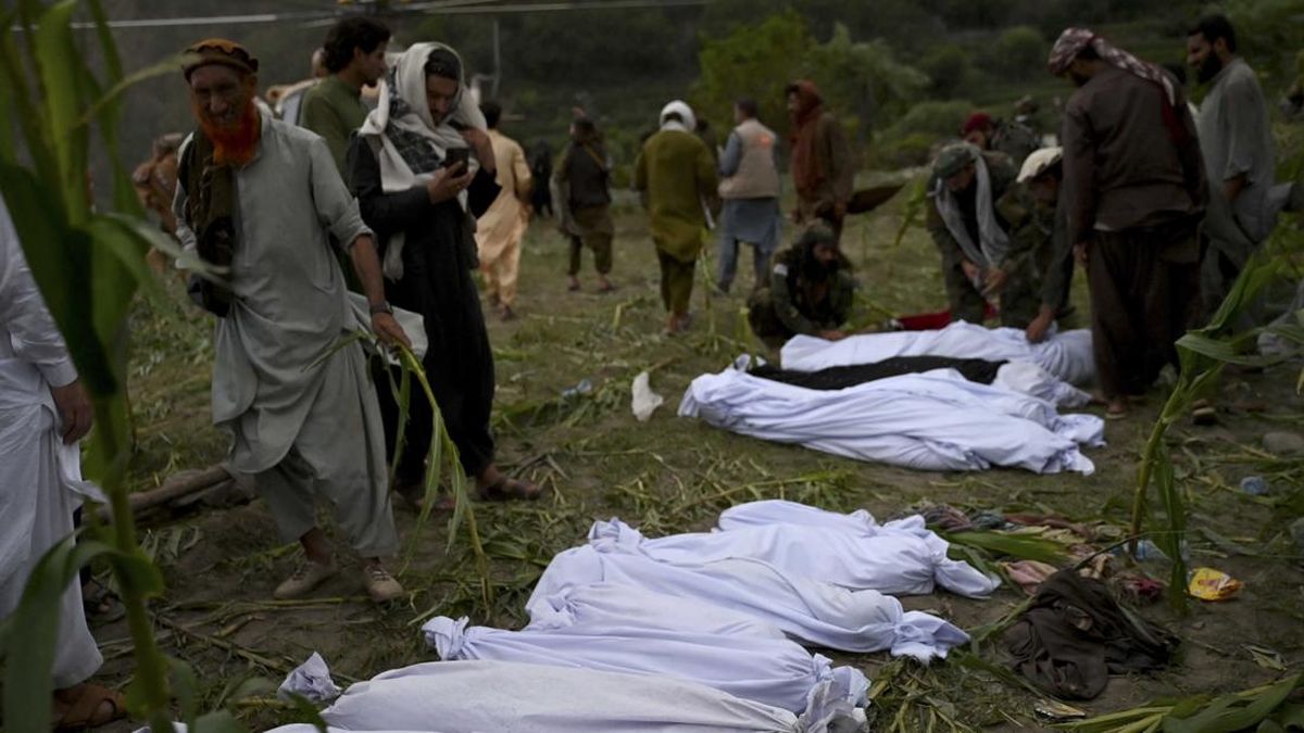 Korban Tewas Gempa Afghanistan Tembus 1.400 Orang