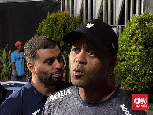 Kluivert Tak Senang Timnas Indonesia Batal Lawan Kuwait