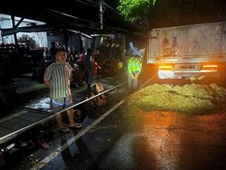 Remaja Tewas Tabrak Truk Parkir di Jalan Raya Kapal Badung