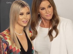 Dipisahkan Maut, 7 Foto Caitlyn Jenner & Sophia Hutchins Pasangan Transgender Tinggal Kenangan