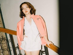 Lirik Lagu Wanita - Tarrarin