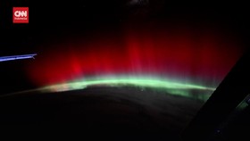 VIDEO: Penampakan Aurora Merah Langka dari Luar Angkasa