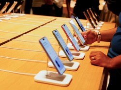 Pemimpin Tim Siri Mundur Usai Apple Rilis iPhone 17