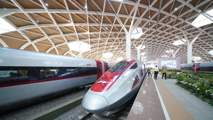 12 Proyek Raksasa di Dunia yang Utang ke China, Termasuk Kereta Cepat Whoosh!